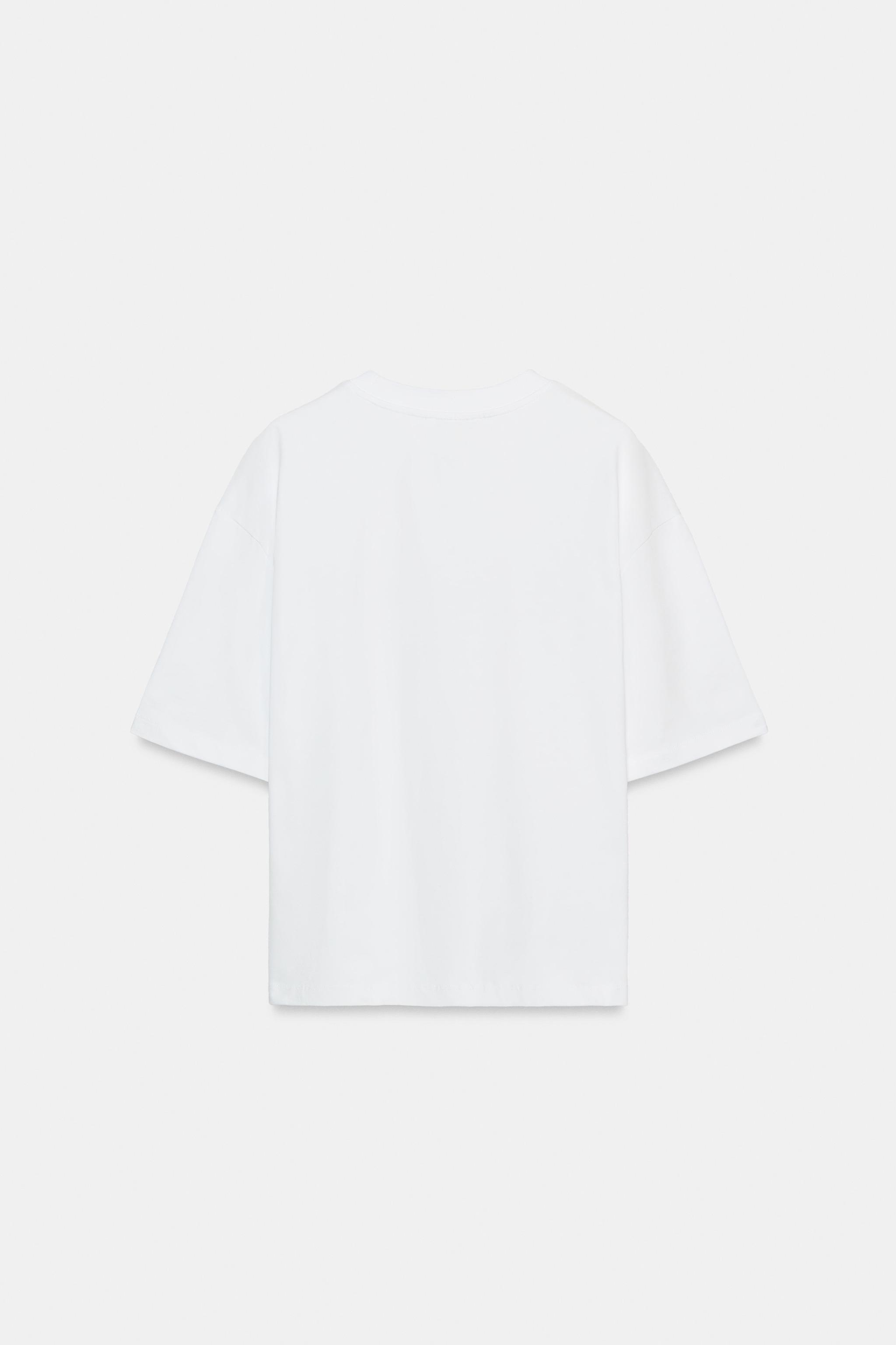 T-SHIRT AVEC INSCRIPTION SUR LE DEVANT